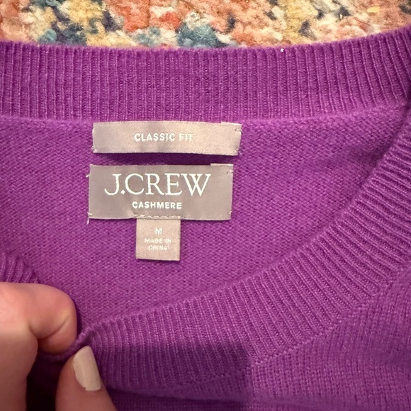 J Crew classic fit cashmere sweater - Picture 2 of 2